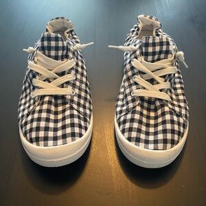 Torrid Women’s Riley Ruched Sneakers Size 11 WW